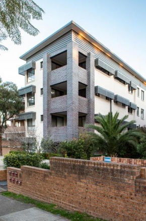 Spacious Two-Bedroom Apartment near Hospital, Sydney